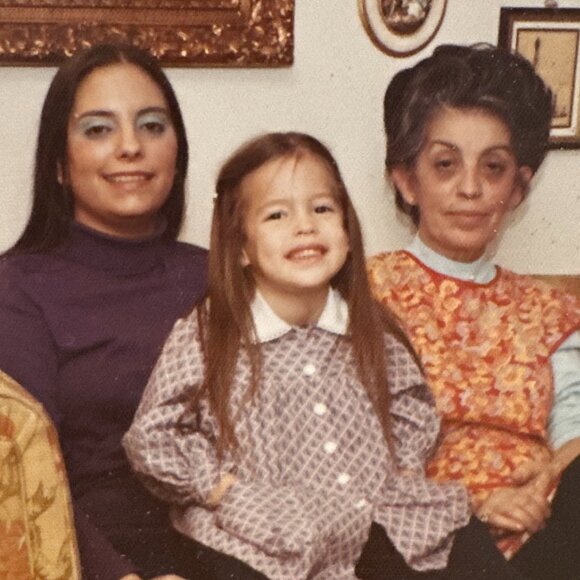 Meet your Posher, Julie - Picture 1 of 1